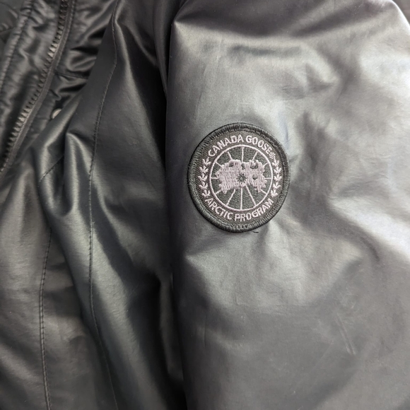 Canada Goose Womens Park Size Large - Picture 5 of 8